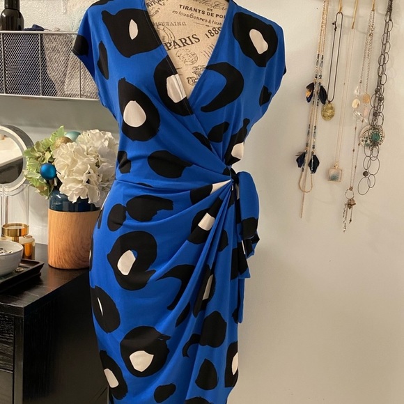 Dresses & Skirts - Sz 6 blue dress
